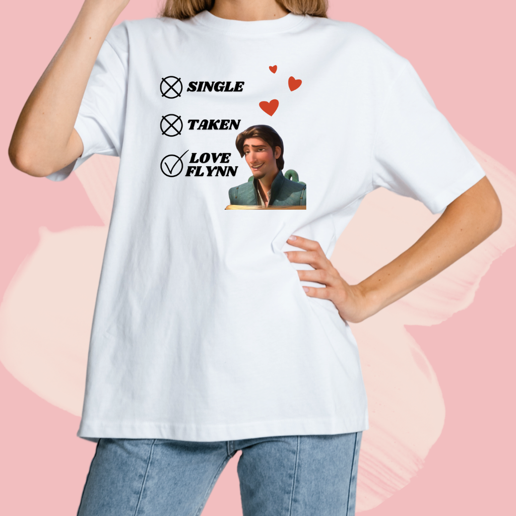 Biały T-shirt oversize bawełniany z nadrukiem love flynn roszpunka